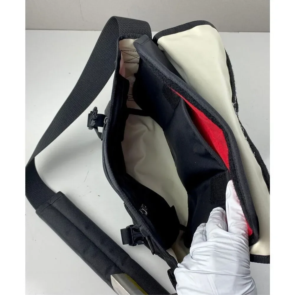 NWT Porsche Timbuk2 Freestyle Messenger Laptop Bag Commuter Crossbody XS Black E - Picture 5 of 13